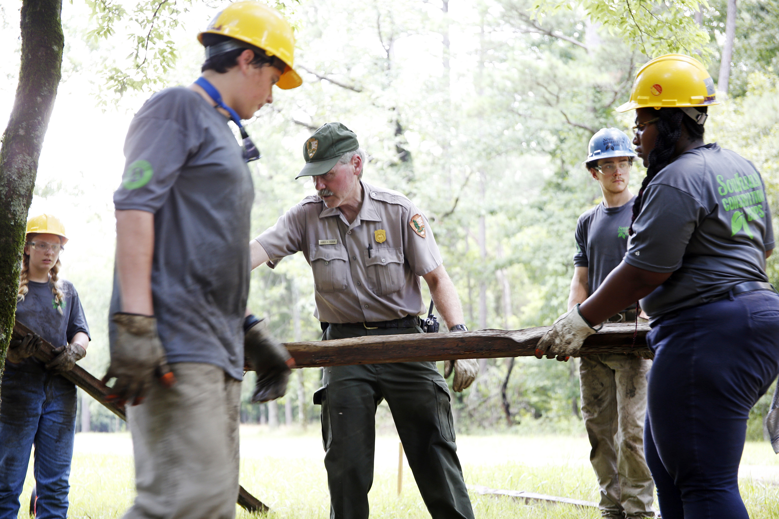 Youth-Crew-working-with-NPS-staff.jpg#asset:425